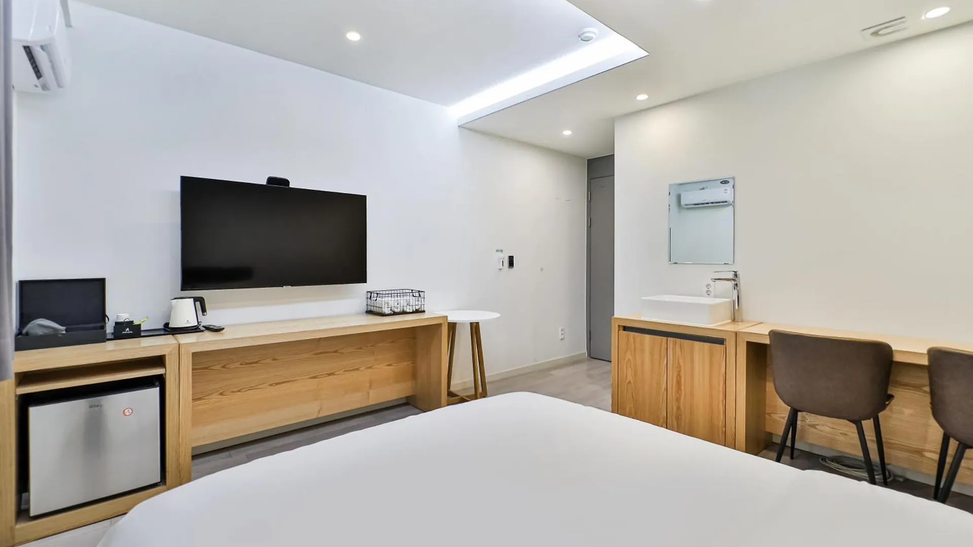 Sloth Hotel Busan Seomyeon