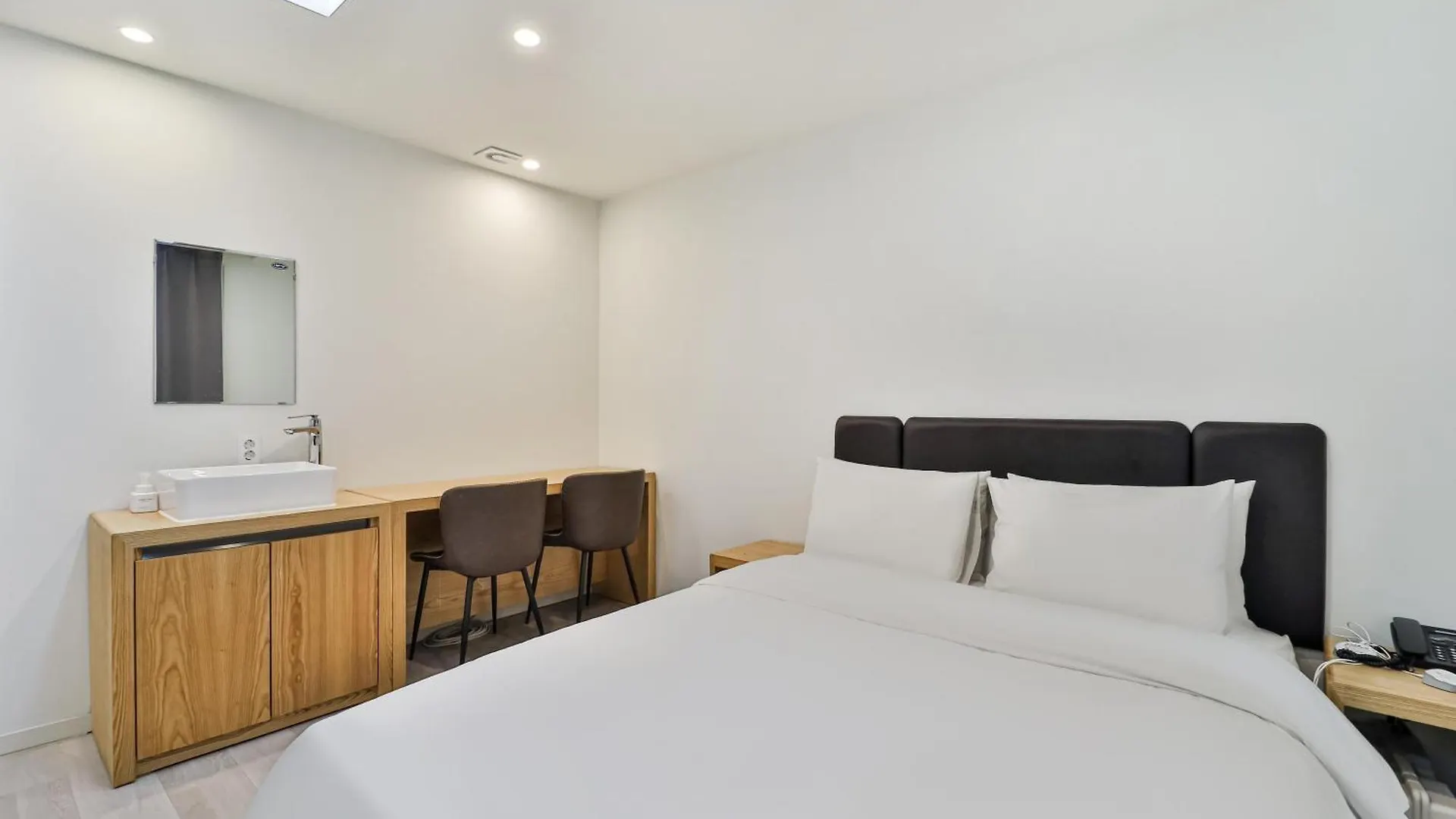 Sloth Hotel Busan Seomyeon